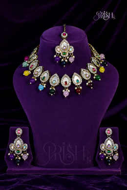 Mother-Of-Pearls Petals Necklace set
